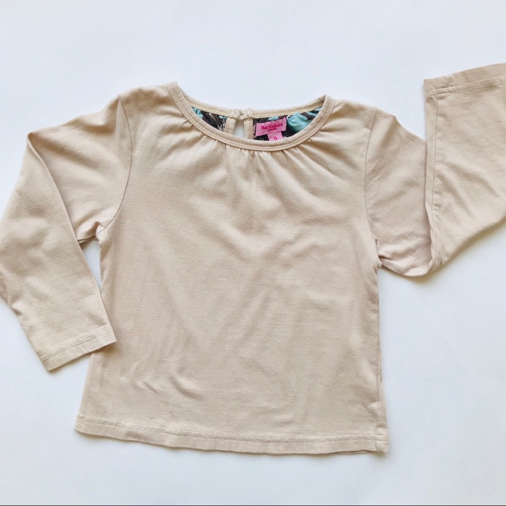 Euro Beetlejuice Beige Tan Long Sleeve Ruched Round Neck Tee Girls sz 5 T-shirt